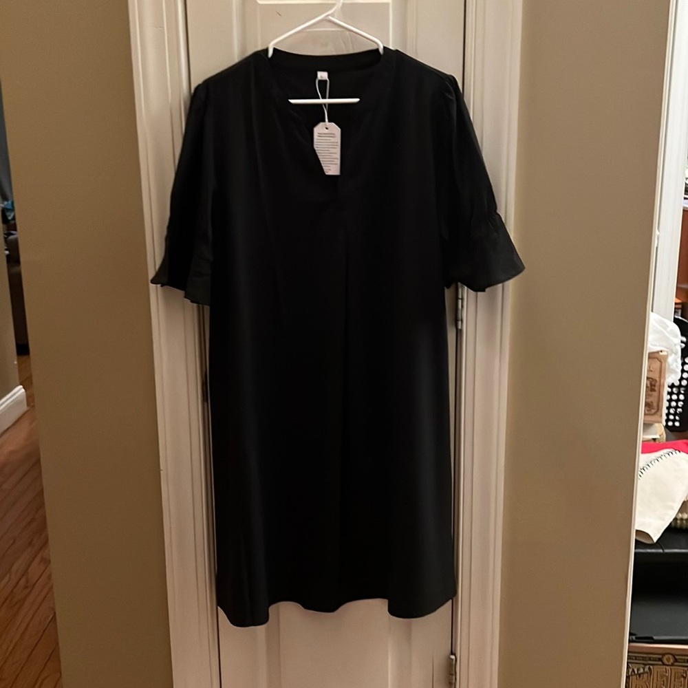 Black large dress. Tag still on